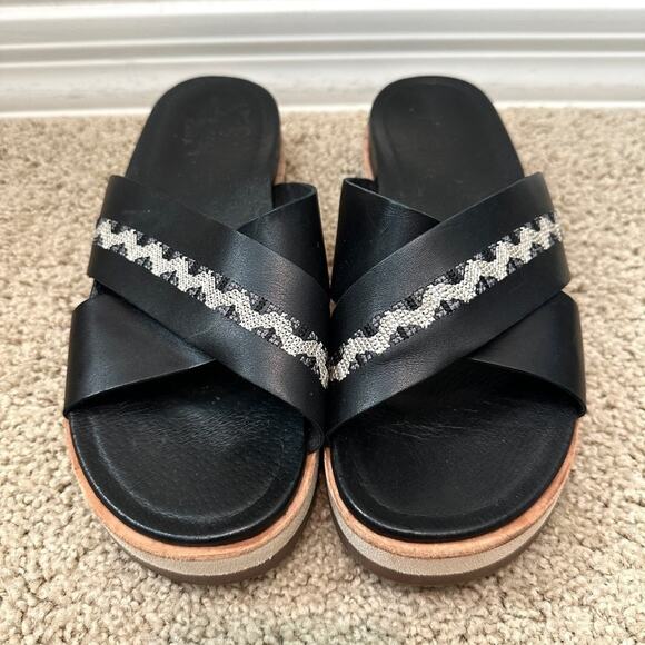 MERRELL | Black Leather Slide Sandals Cushioned Platform Criss Cross | Size 9 - Picture 3 of 6